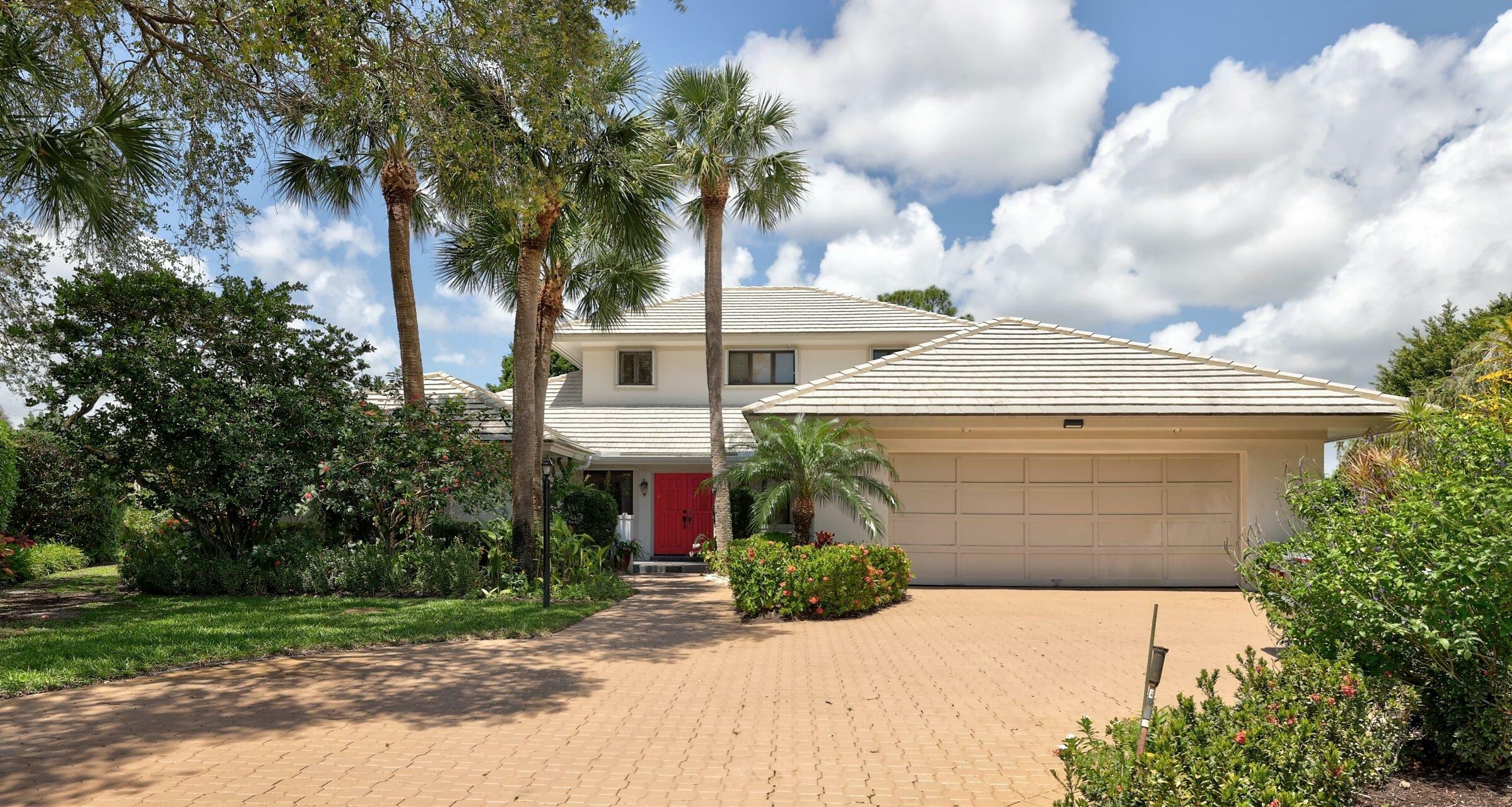 Property Photo:  5703 SE Glen Eagle Way  FL 34997 