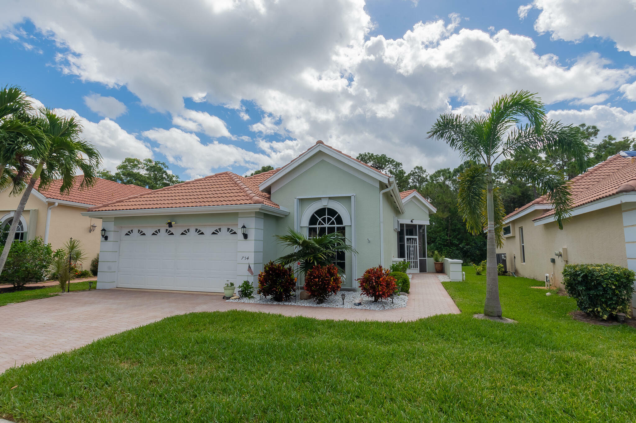 Property Photo:  754 SW Munjack Circle  FL 34986 