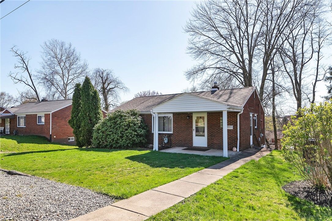 Property Photo: 211 McMasters Dr PA 15146