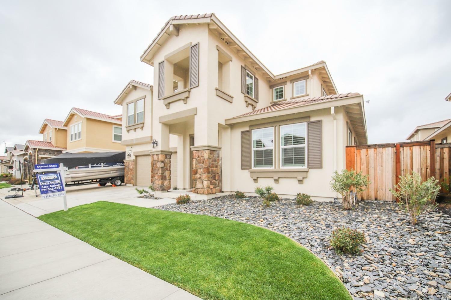 Property Photo:  818 Roadrunner Way  CA 95688 