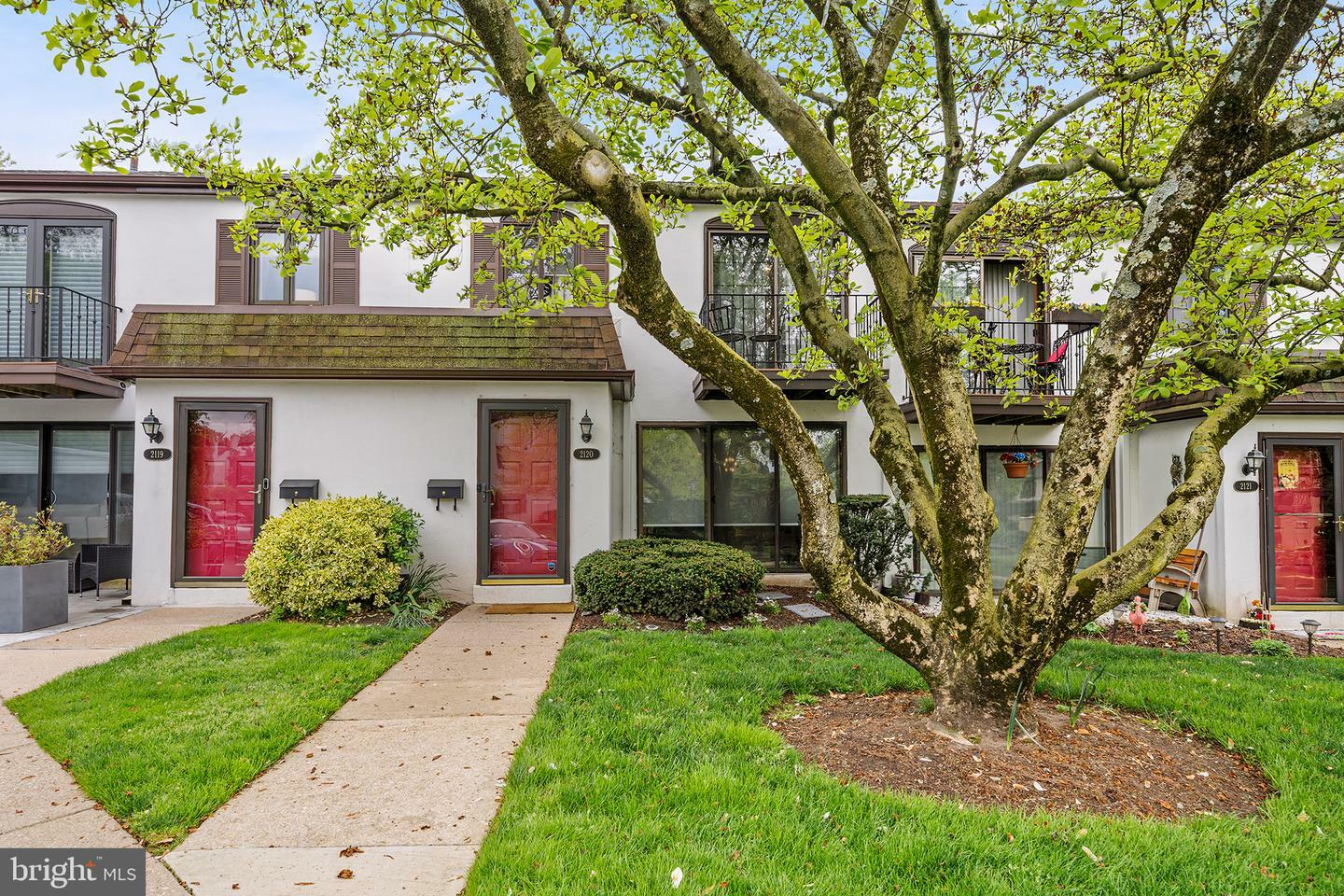 Property Photo:  2120 Bryn Mawr Place C-6  PA 19003 