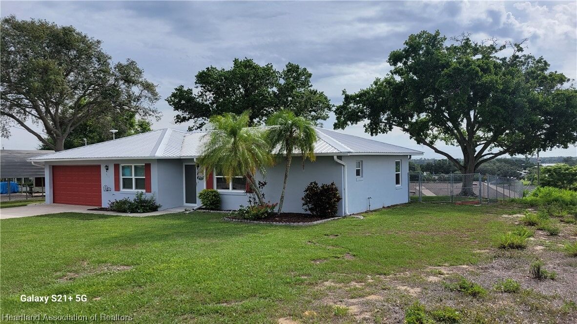 Property Photo:  511 Reba Drive  FL 33852 