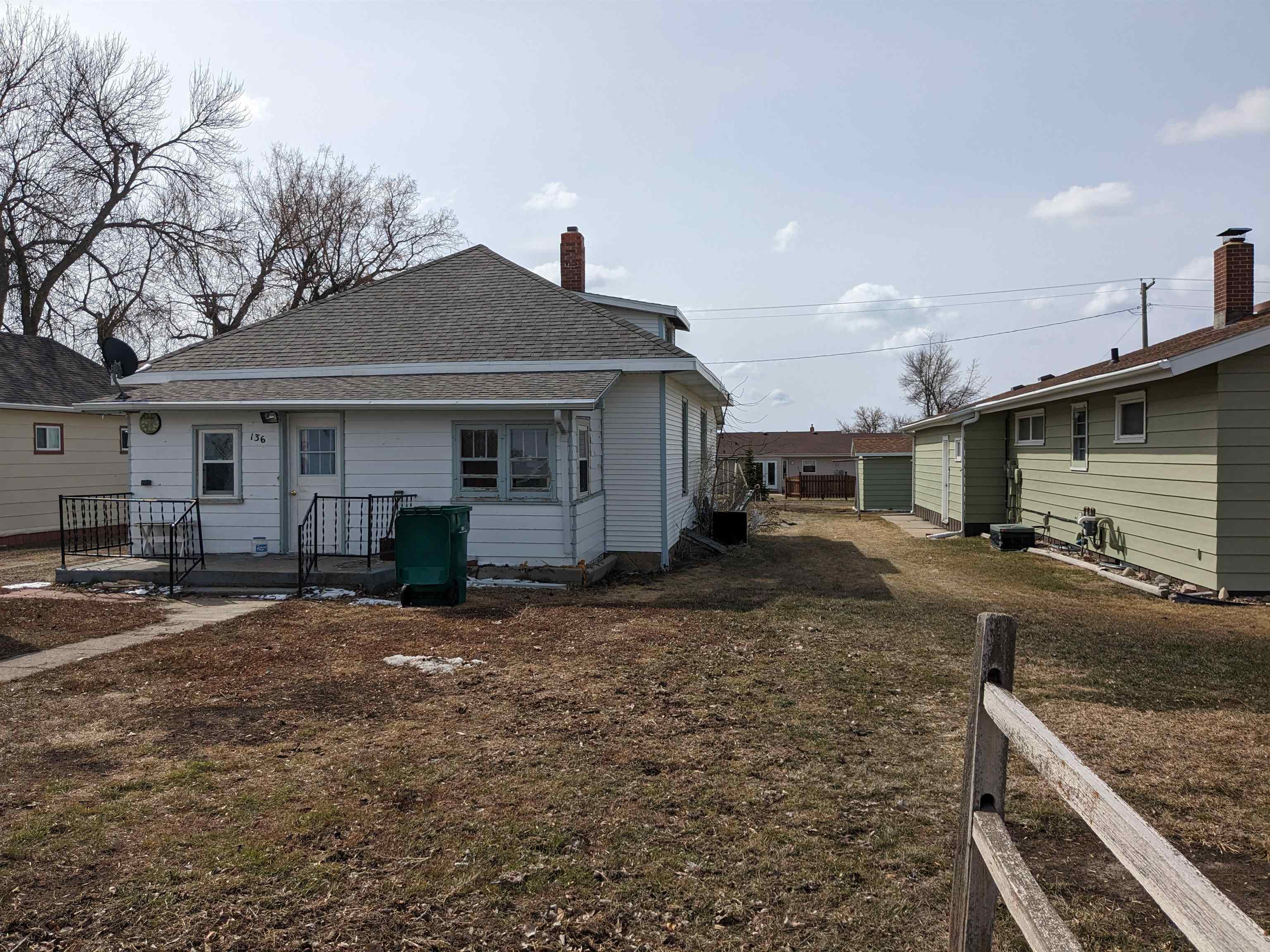 Property Photo:  136 3rd Ave NW  ND 58540 