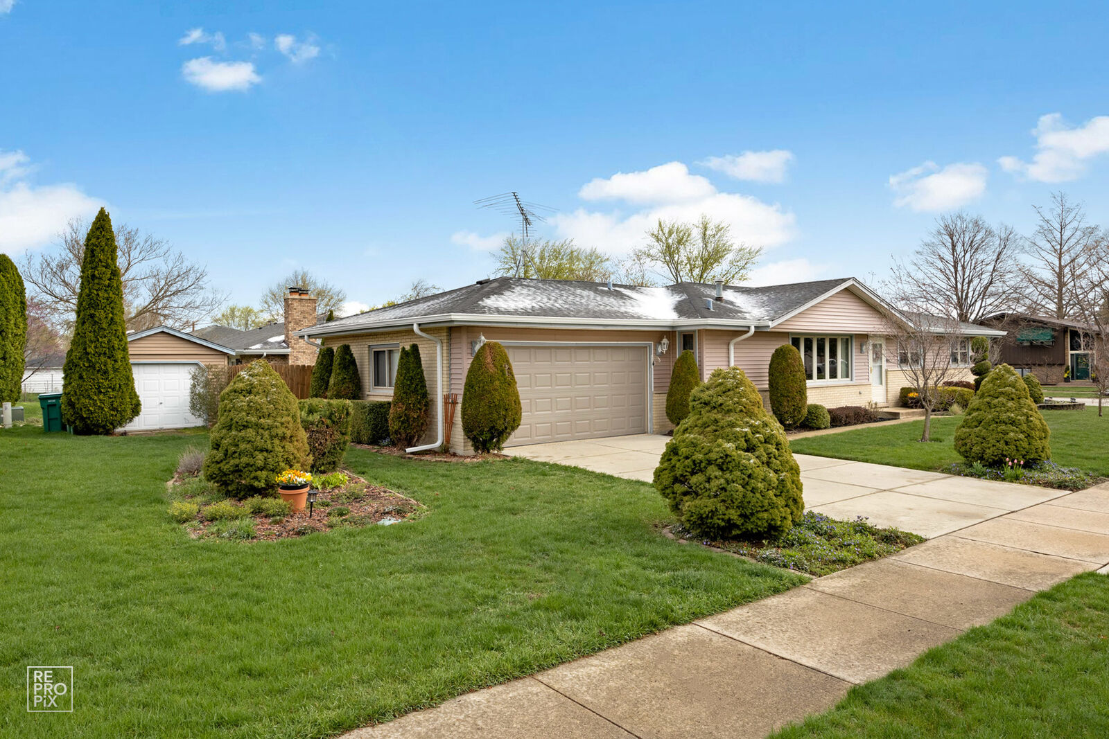 Property Photo: 8940 Kathy Court IL 60462