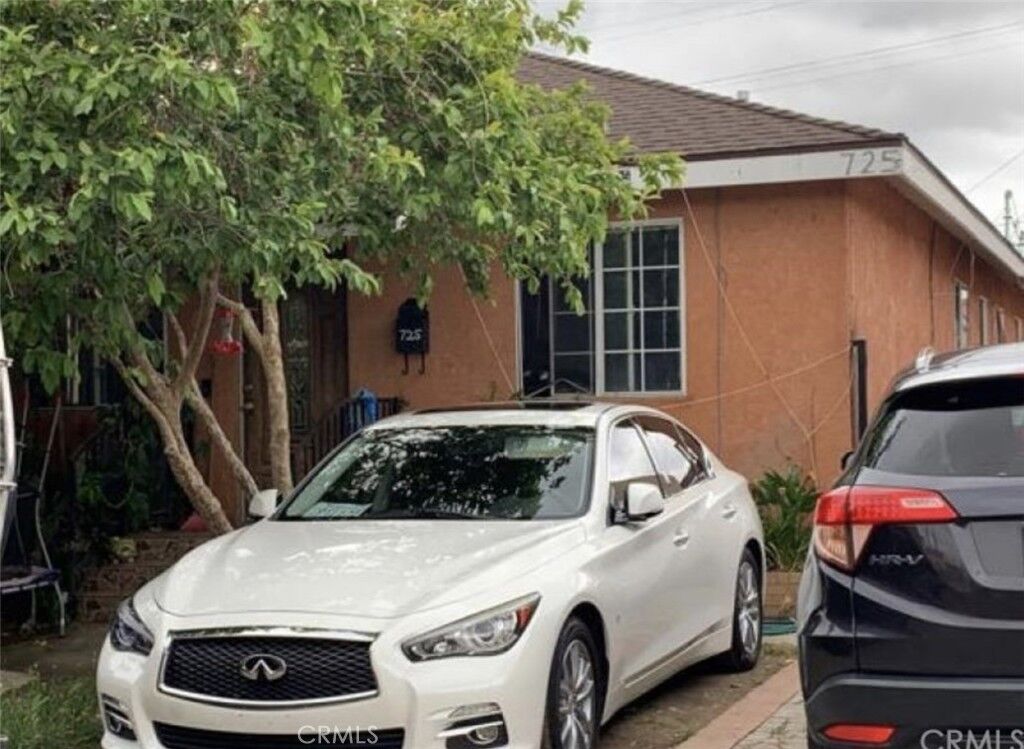 Property Photo:  725 S Woods Avenue  CA 90022 