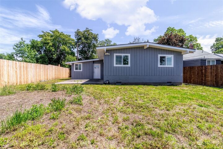 Property Photo: 1031 Pomona Street WA 99362