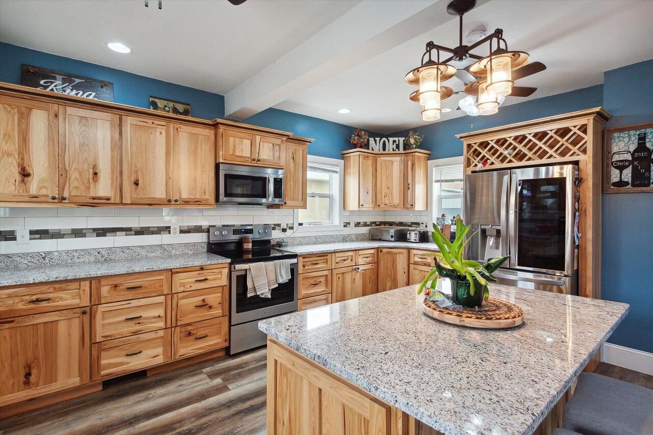 Property Photo: 708 10th St WI 53520