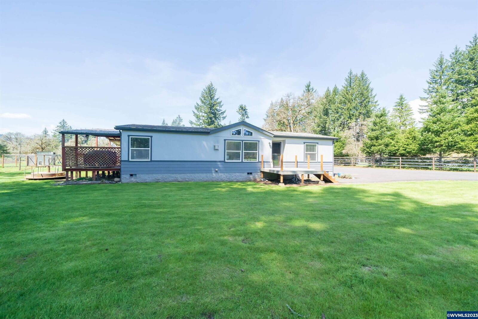 Property Photo: 40766 N Mowitch OR 97358