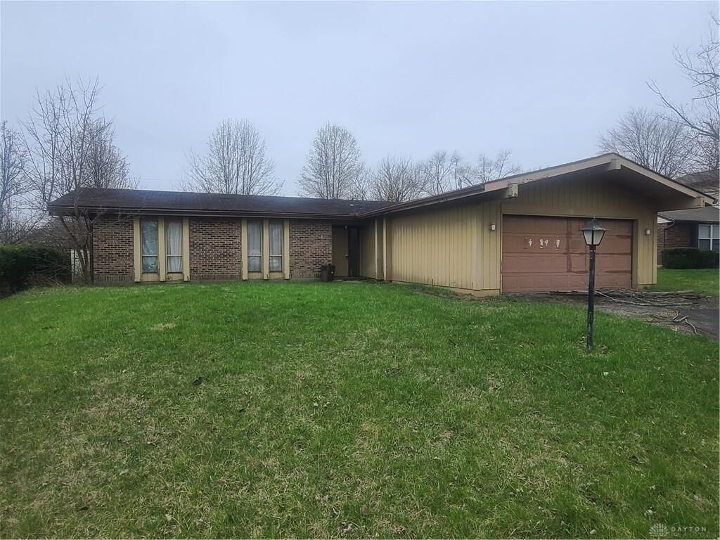 Property Photo:  7620 Tuscola Drive  OH 45426 