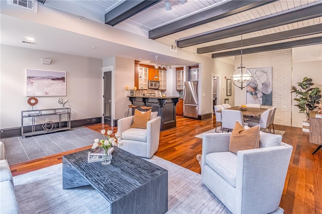 Property Photo:  1842 Gordon Manor NE 106  GA 30307 