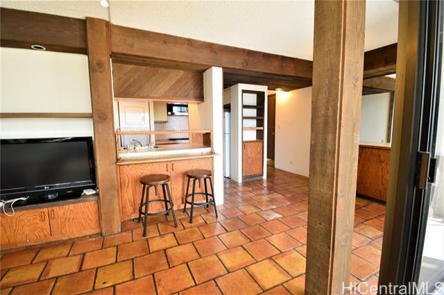 Property Photo:  1571 Piikoi Street 1705  HI 96822 