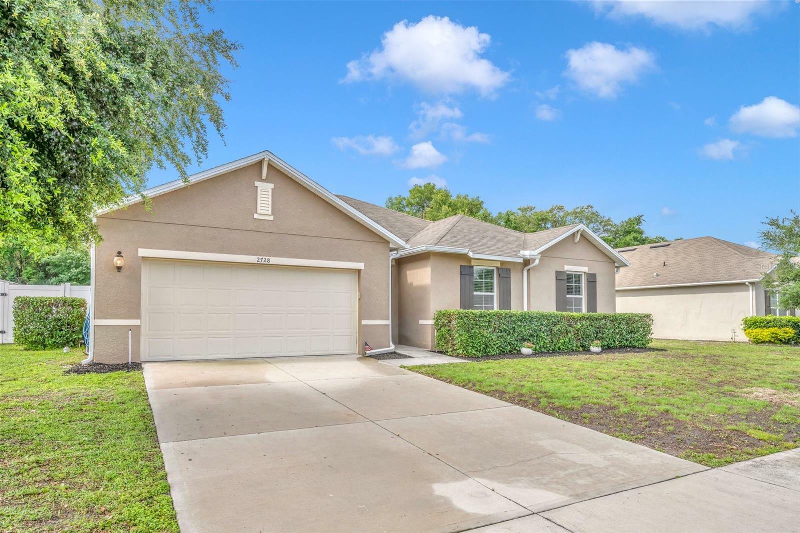 Property Photo:  2728 Summerglen Lane  FL 32726 