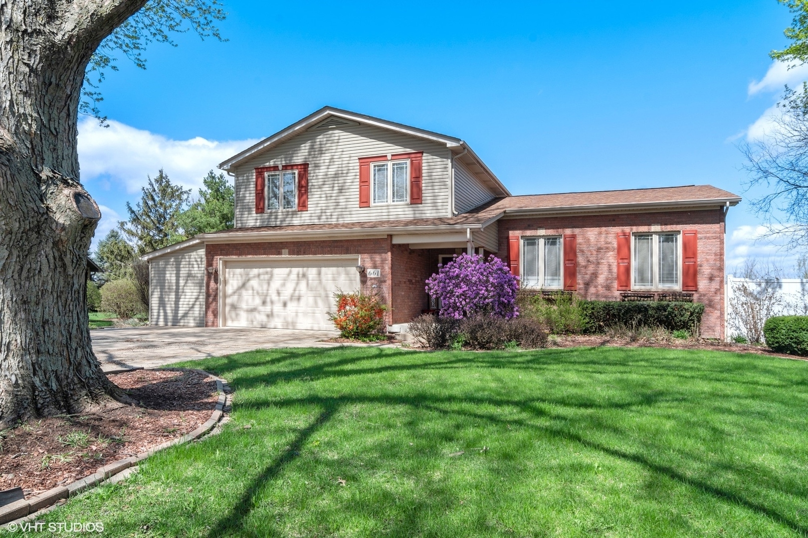 Property Photo:  661 Coster Court  IL 60520 