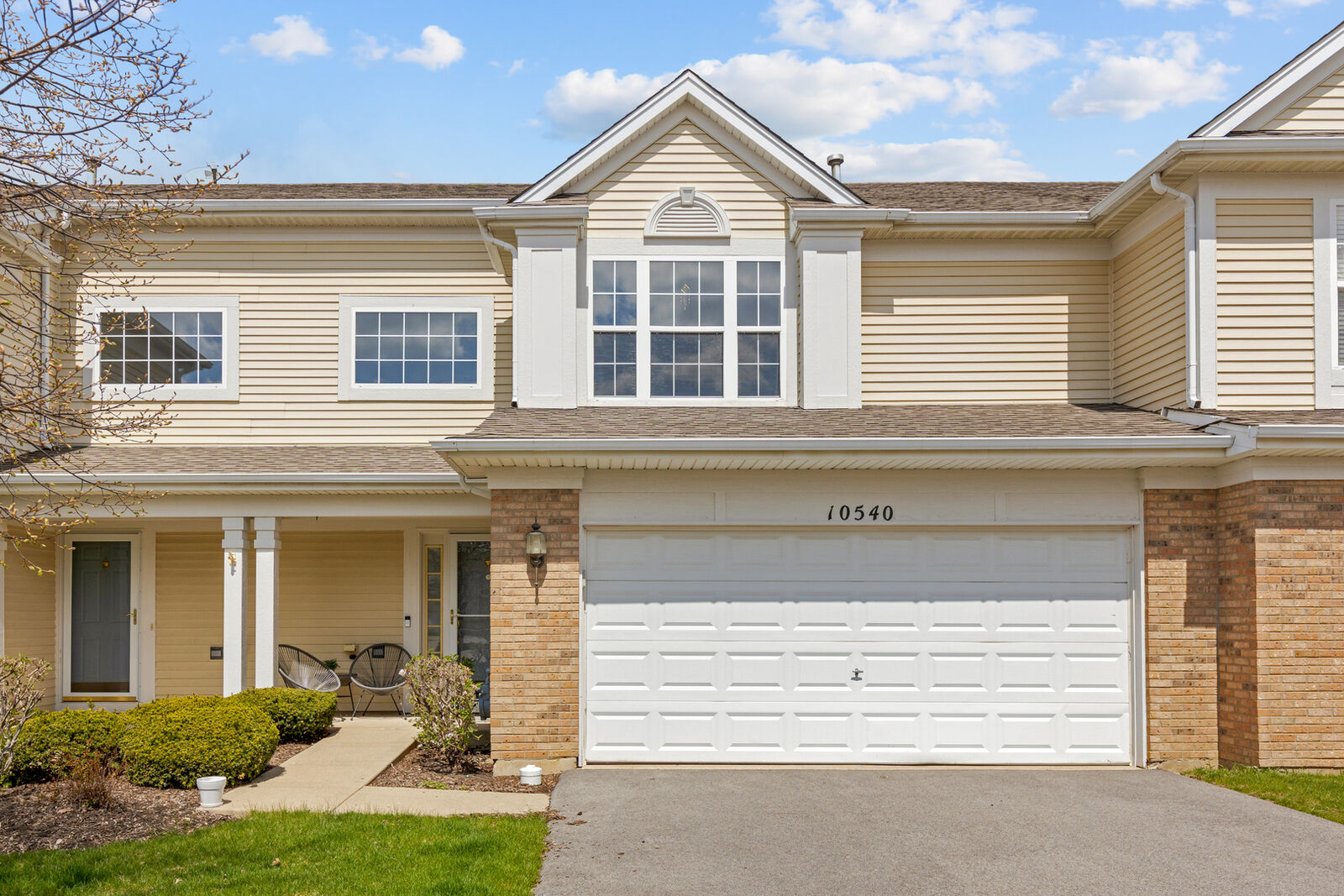 Property Photo:  10540 Thornton Way  IL 60142 