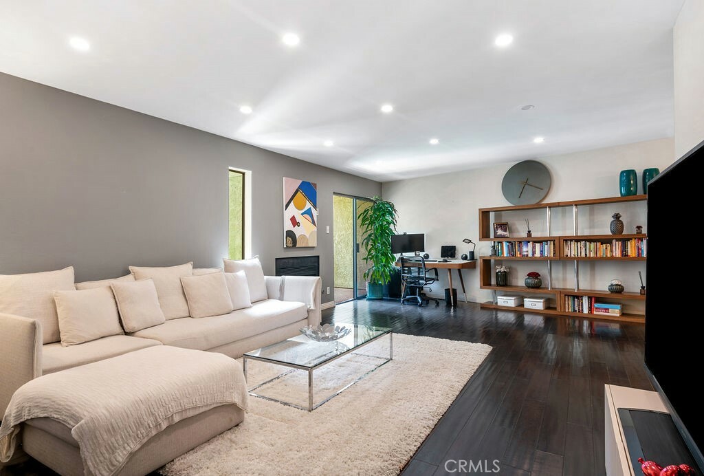 Property Photo:  2018 Griffith Park Boulevard 212  CA 90039 