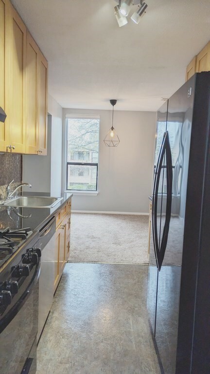 Property Photo: 60 Shrewsbury Green Dr J MA 01545