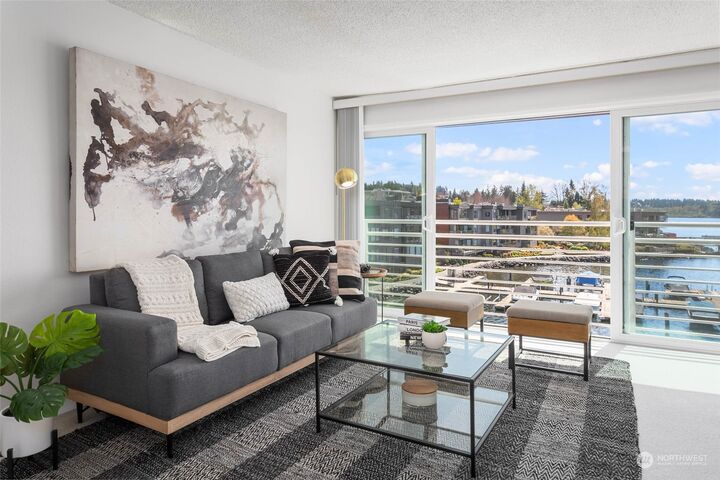 Property Photo:  733 Lake Street S 311  WA 98033 