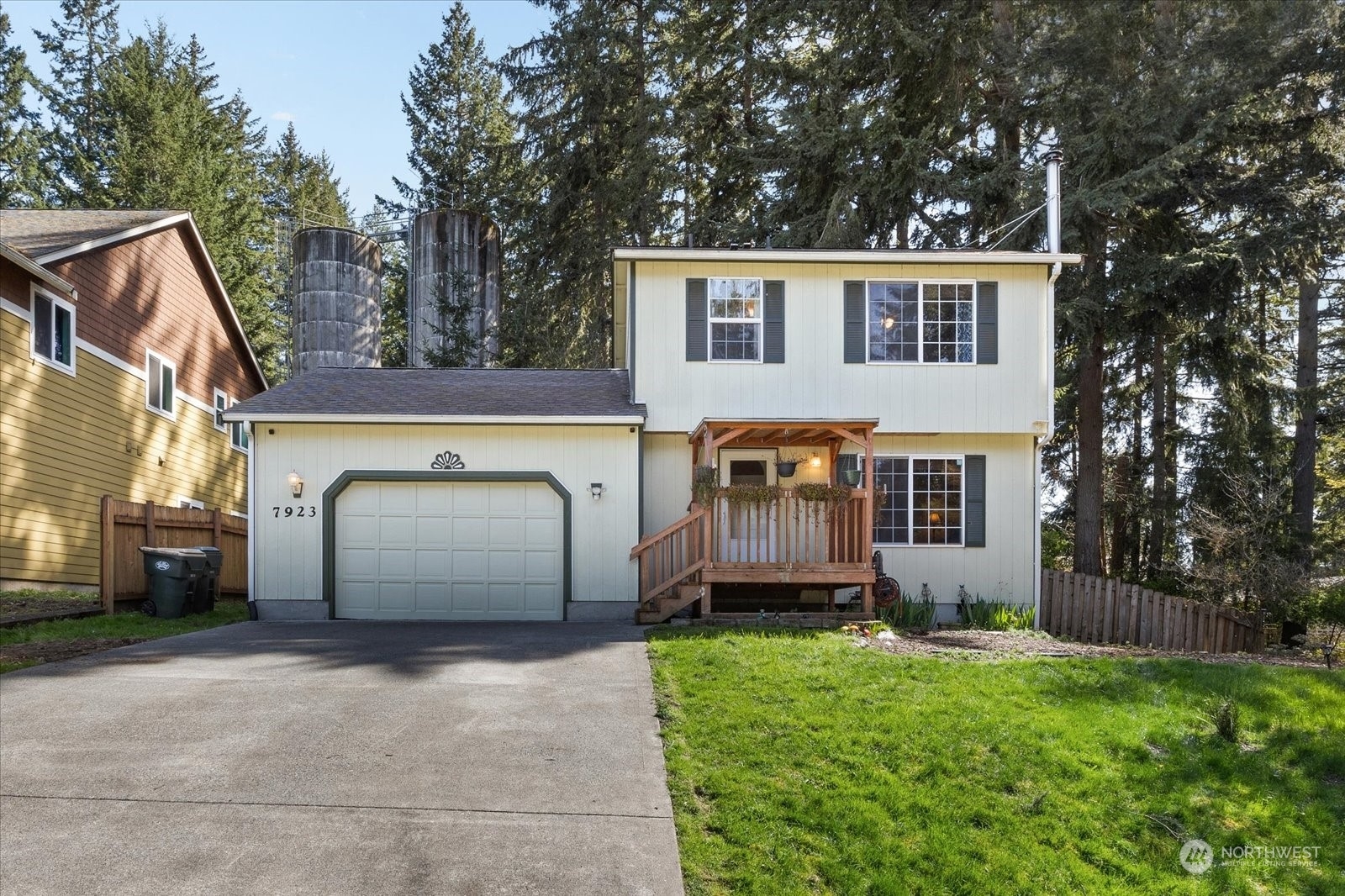 Property Photo:  7923 Incline Court SE  WA 98513 