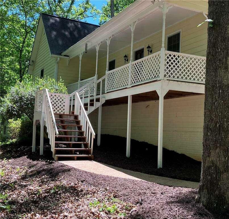 Property Photo: 214 Valley Brook Drive GA 30188