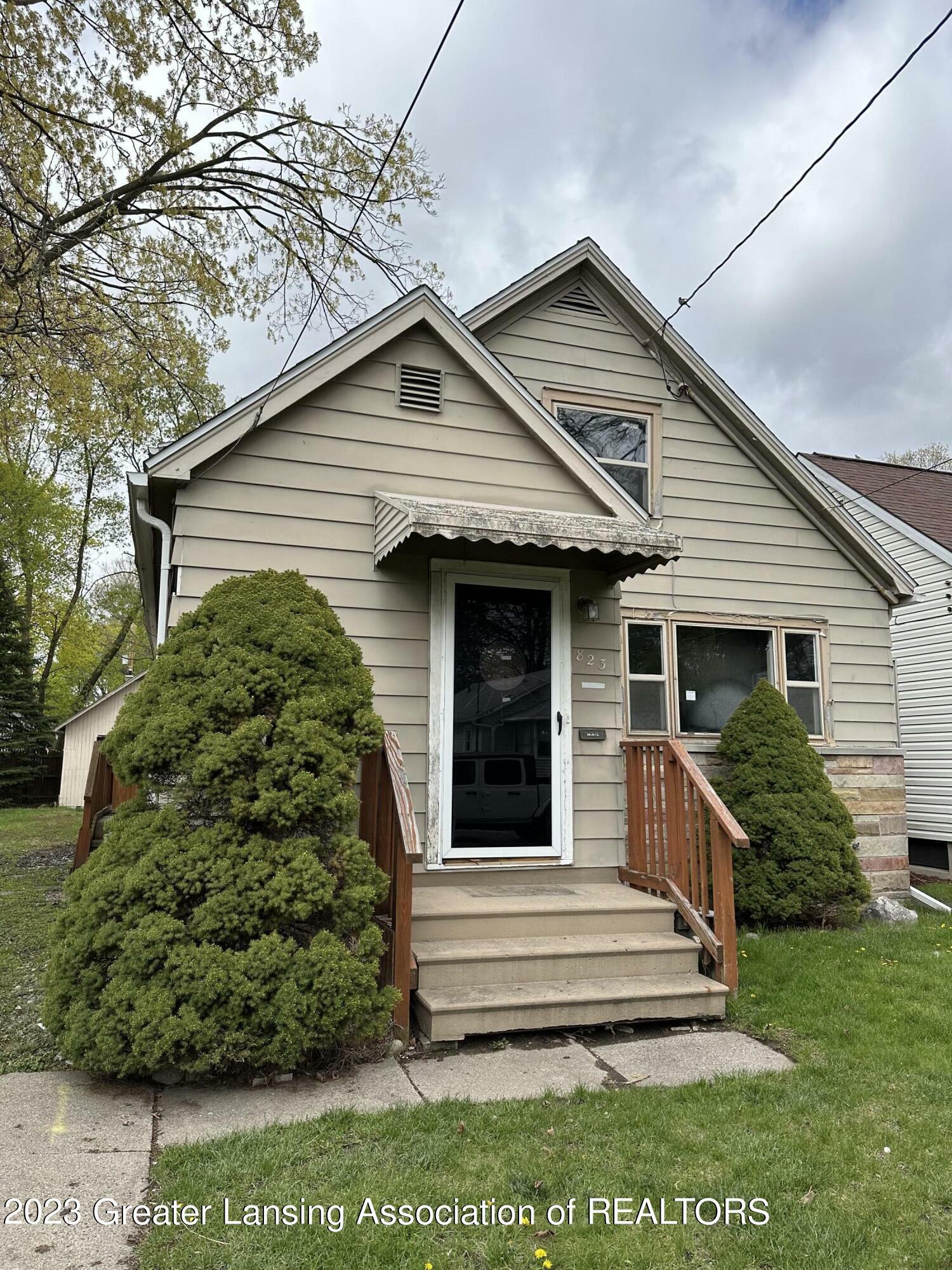 Property Photo:  823 Edison Avenue  MI 48910 