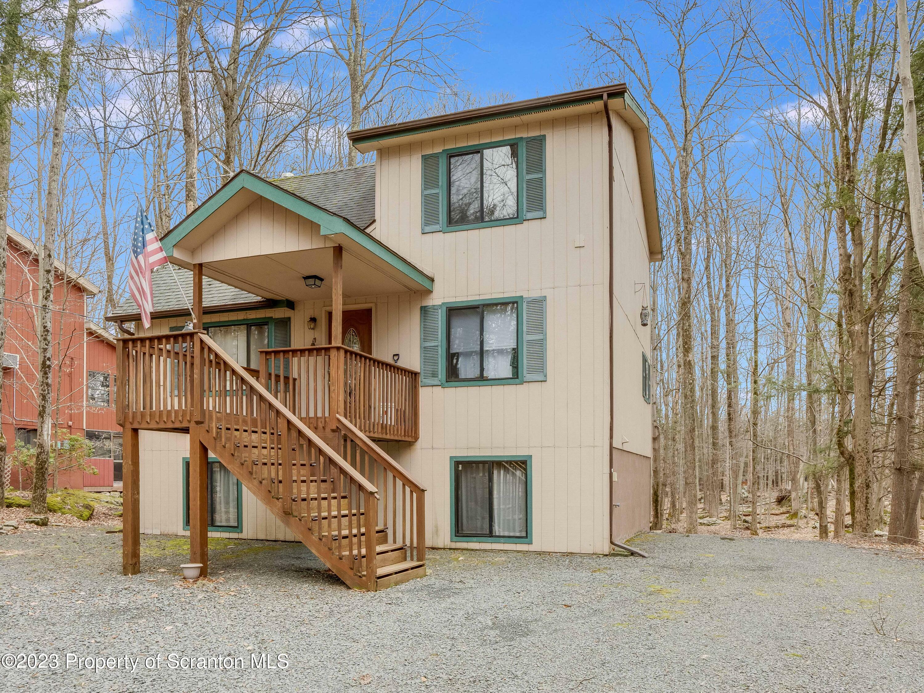 Property Photo:  46 Cliffwood Road  PA 18436 