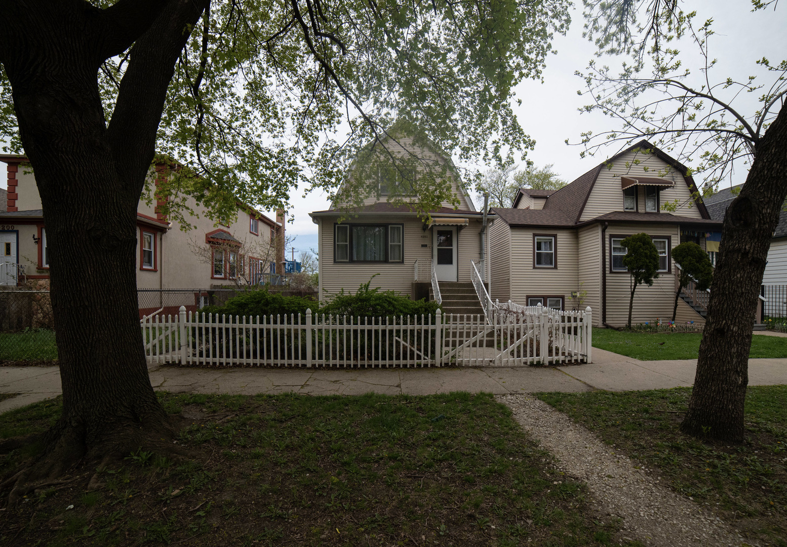 Property Photo:  4202 N Kilpatrick Avenue  IL 60641 