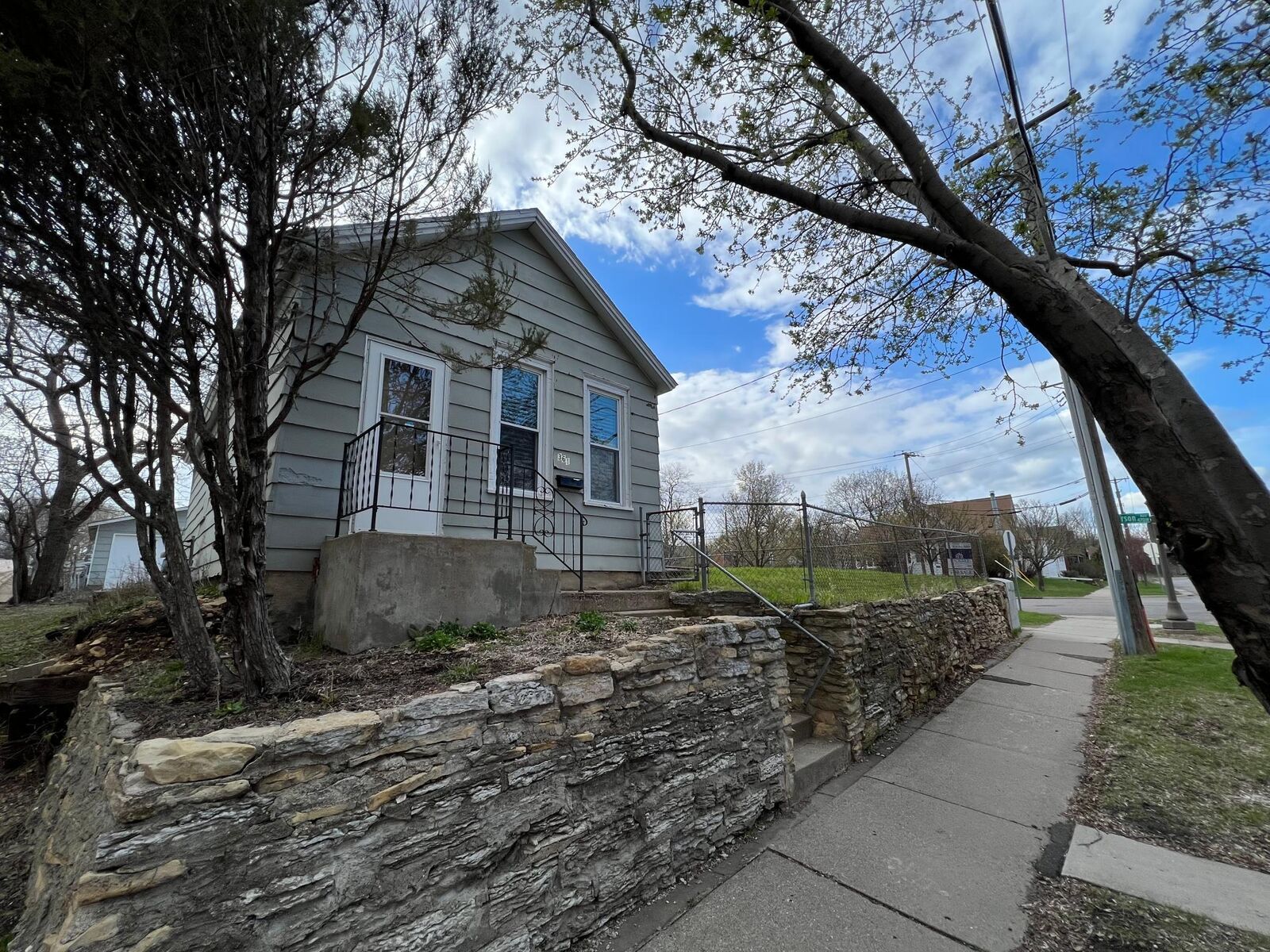 Property Photo:  361 Colborne Street  MN 55102 