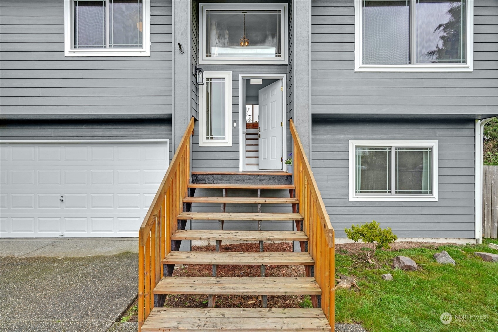 Property Photo:  250 Elm Court  WA 98294 