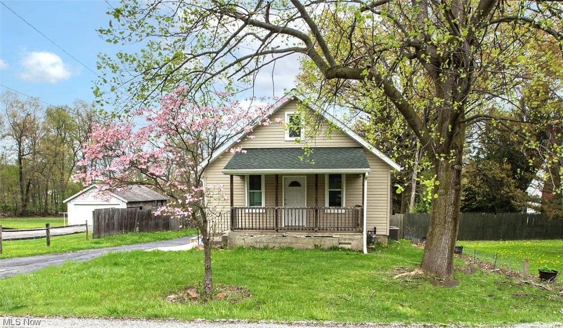 Property Photo:  1211 W County Line Road  OH 44440 