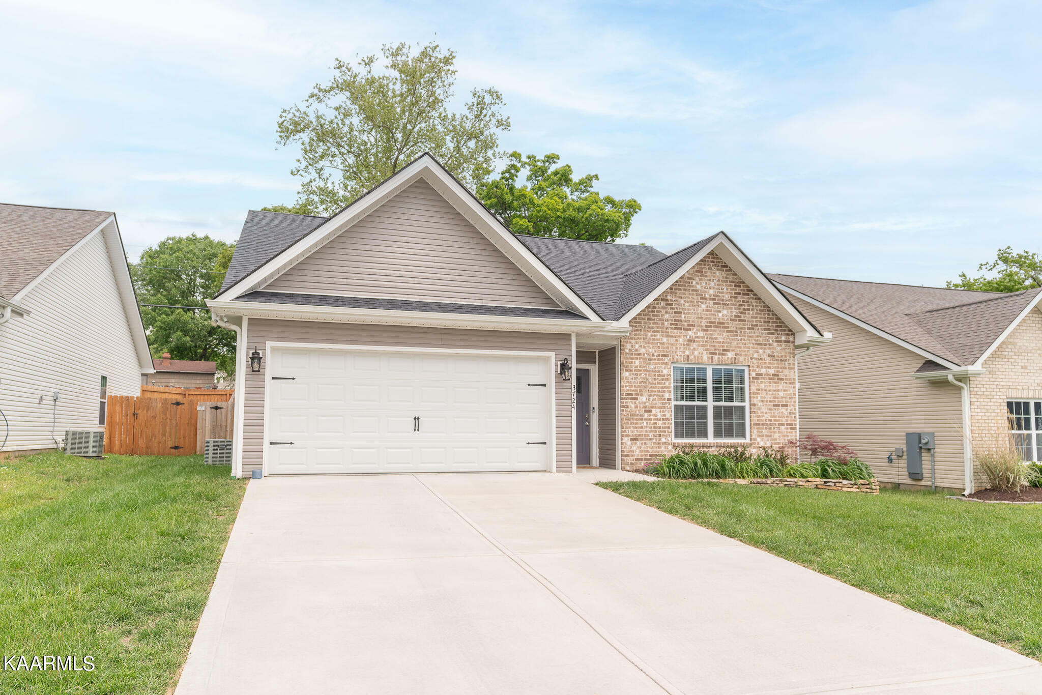 Property Photo:  3724 Tulip Row Way  TN 37917 