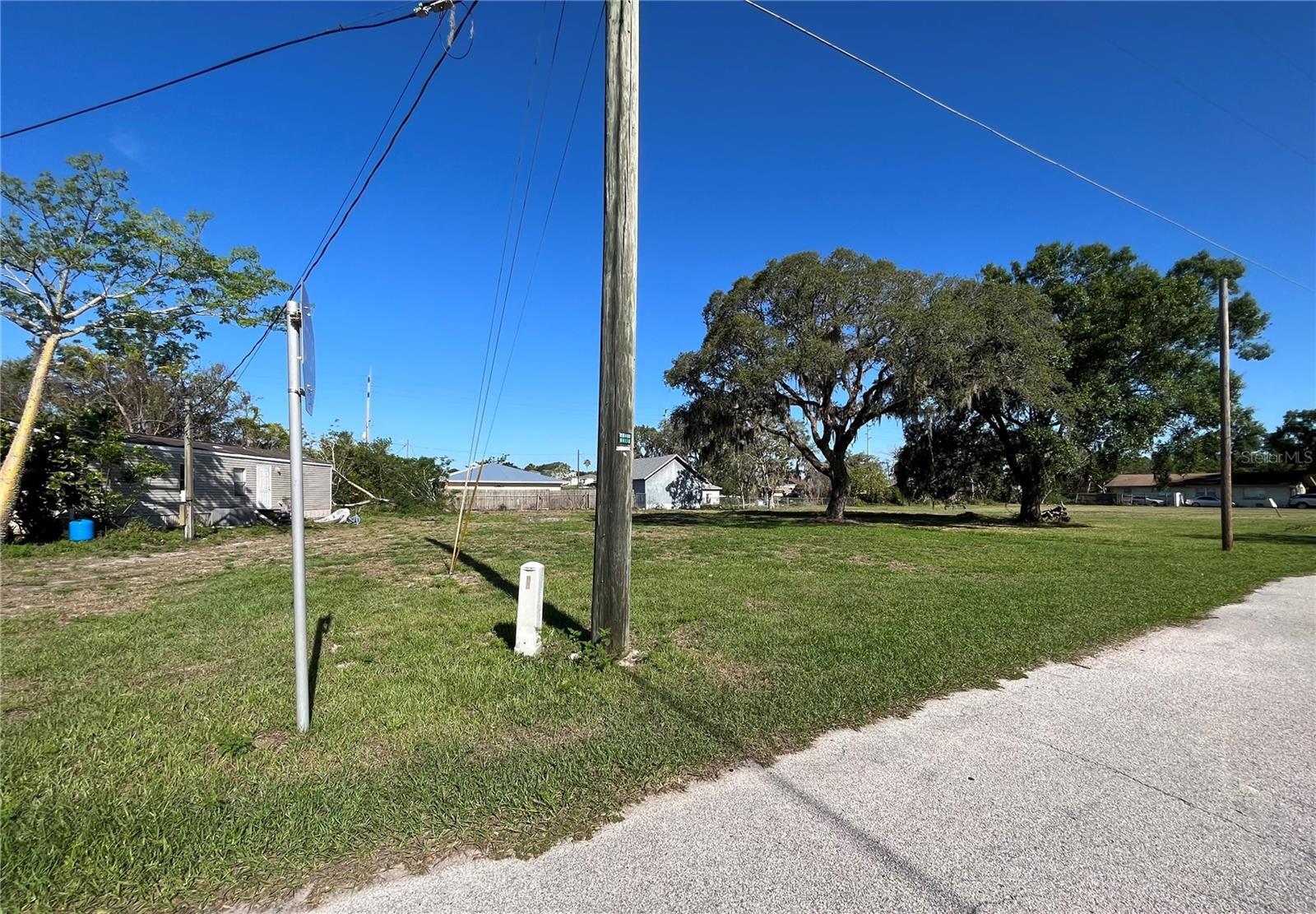 Property Photo:  103 Knollwood Dr  FL 33881 