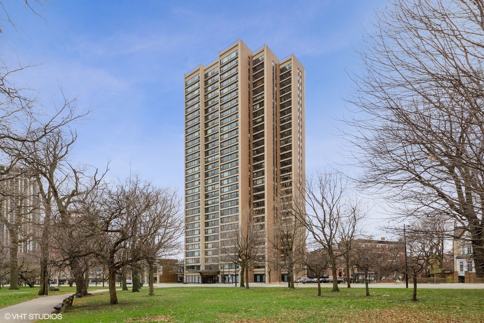 Property Photo: 1850 N Clark Street 1709 IL 60614