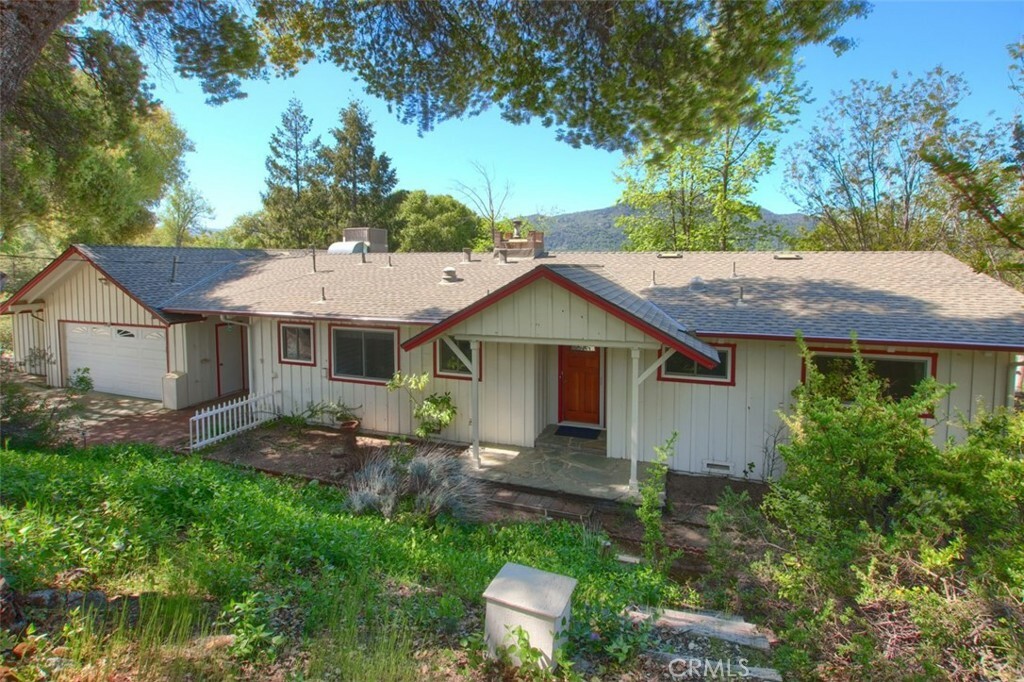 Property Photo:  40942 Road 425A  CA 93644 