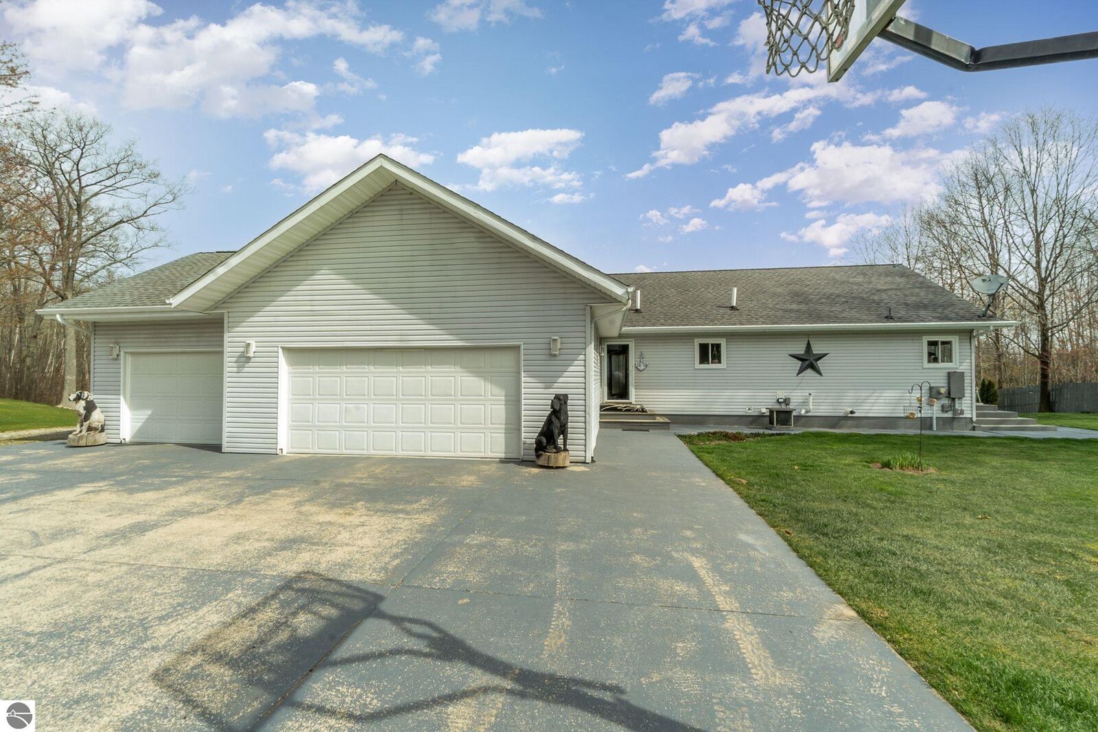 Property Photo: 1207 Winding Wood Drive MI 48622