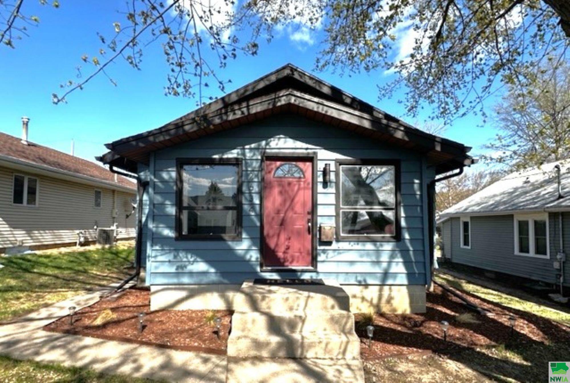 Property Photo:  2634 S Palmetto Street  IA 51106 