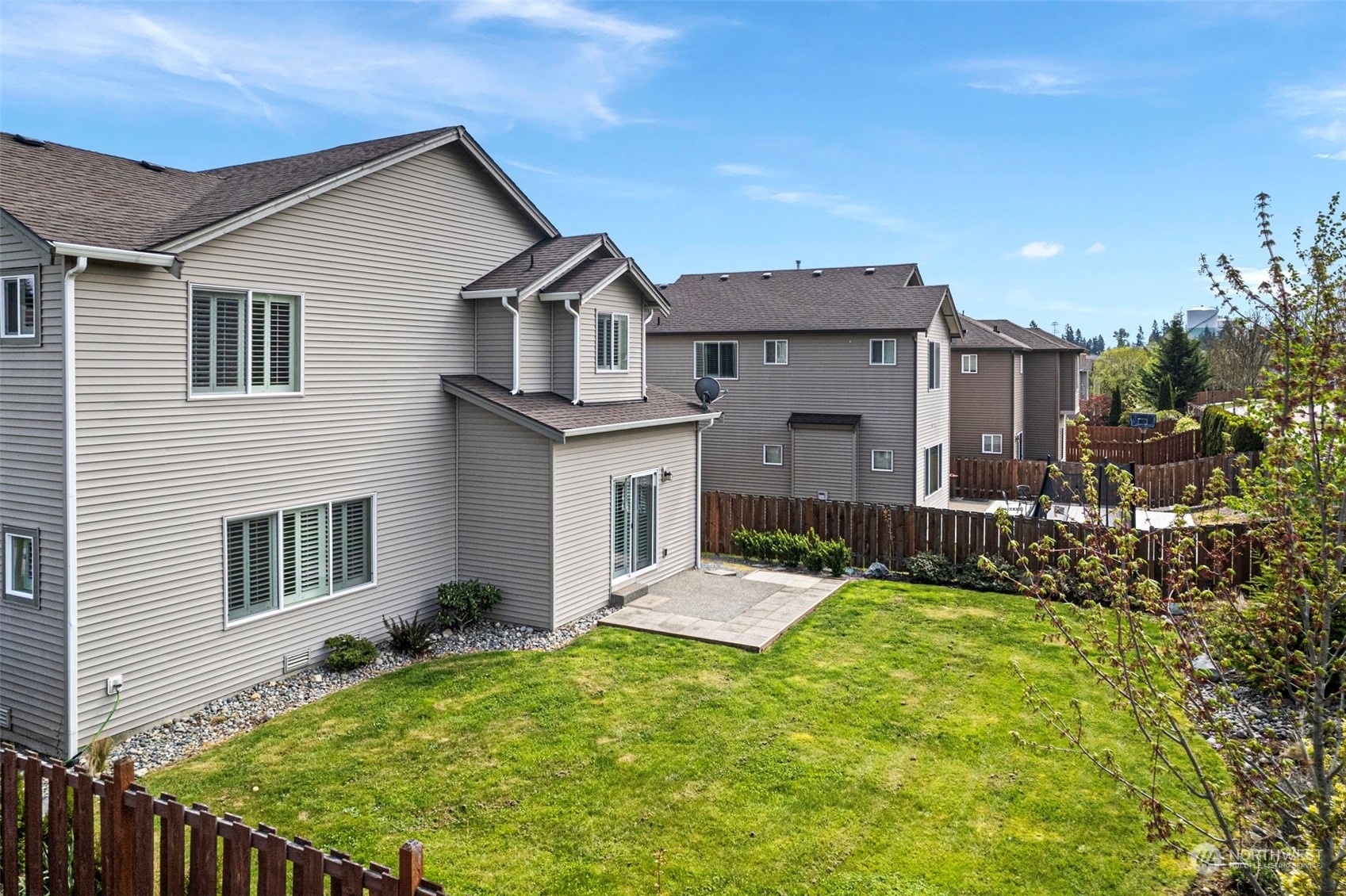Property Photo: 6309 Thomas Place SE WA 98092