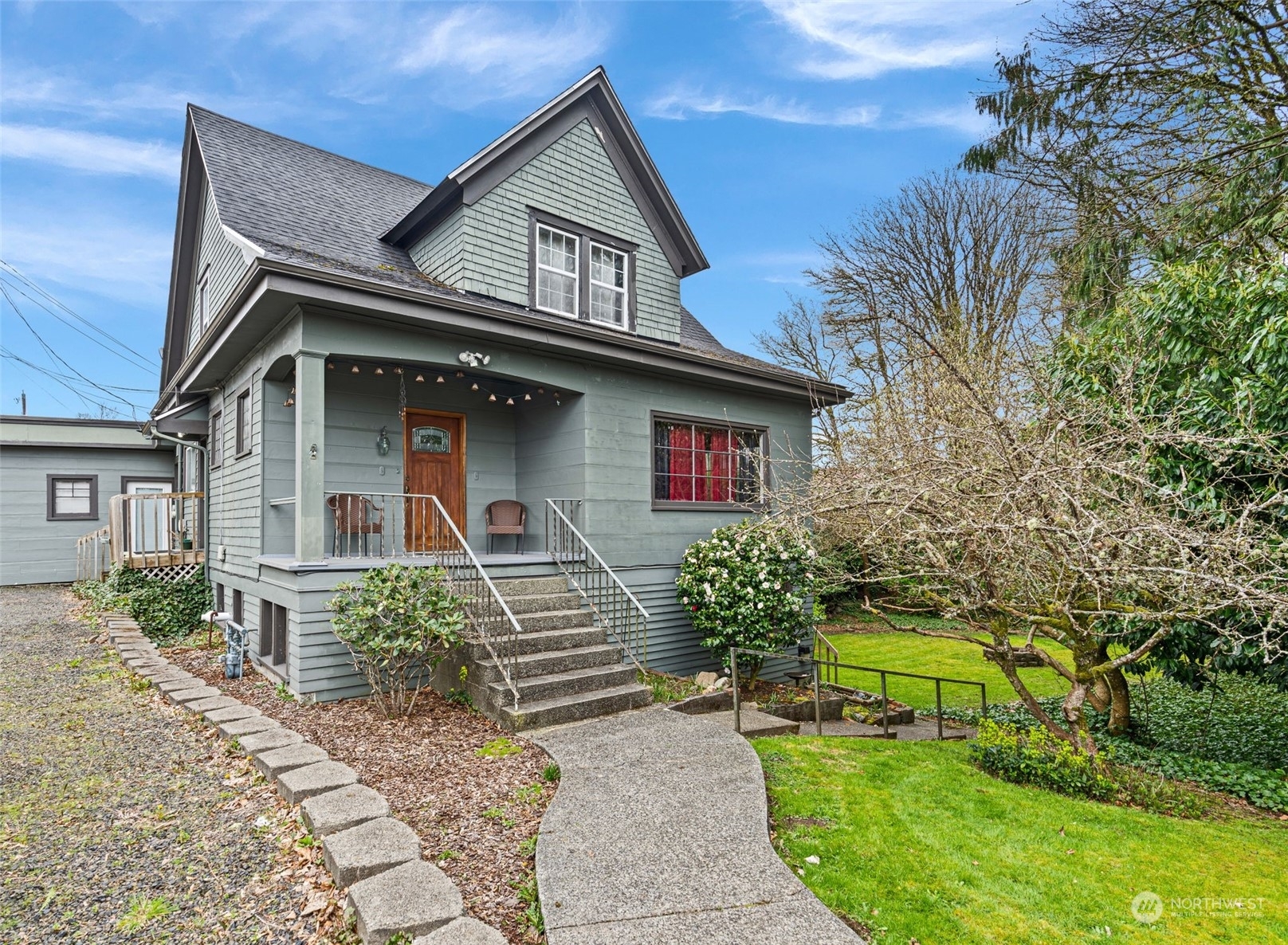 Property Photo:  508 N Broadway Street  WA 98520 