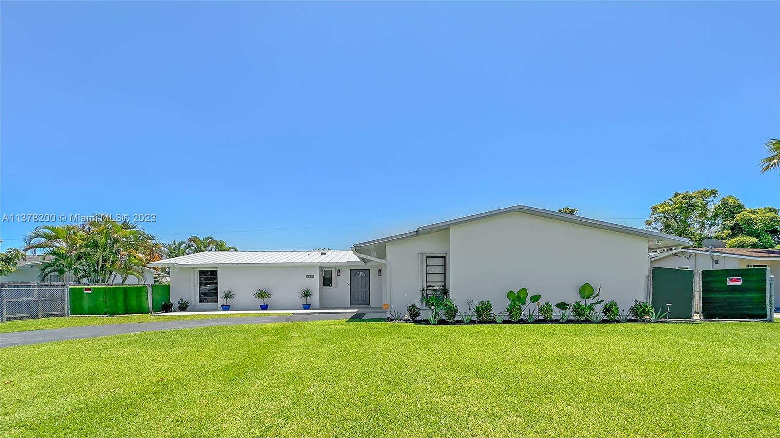 Property Photo: 9740 Bel Aire Dr FL 33157