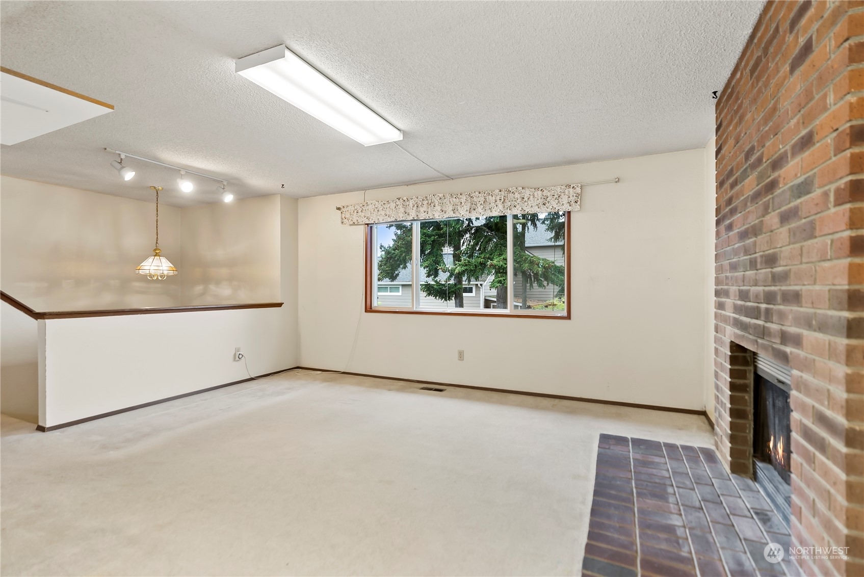 Property Photo:  2349 N 189th Street  WA 98133 