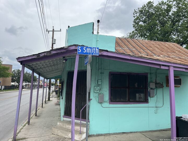 Property Photo:  1203 Guadalupe St  TX 78207 