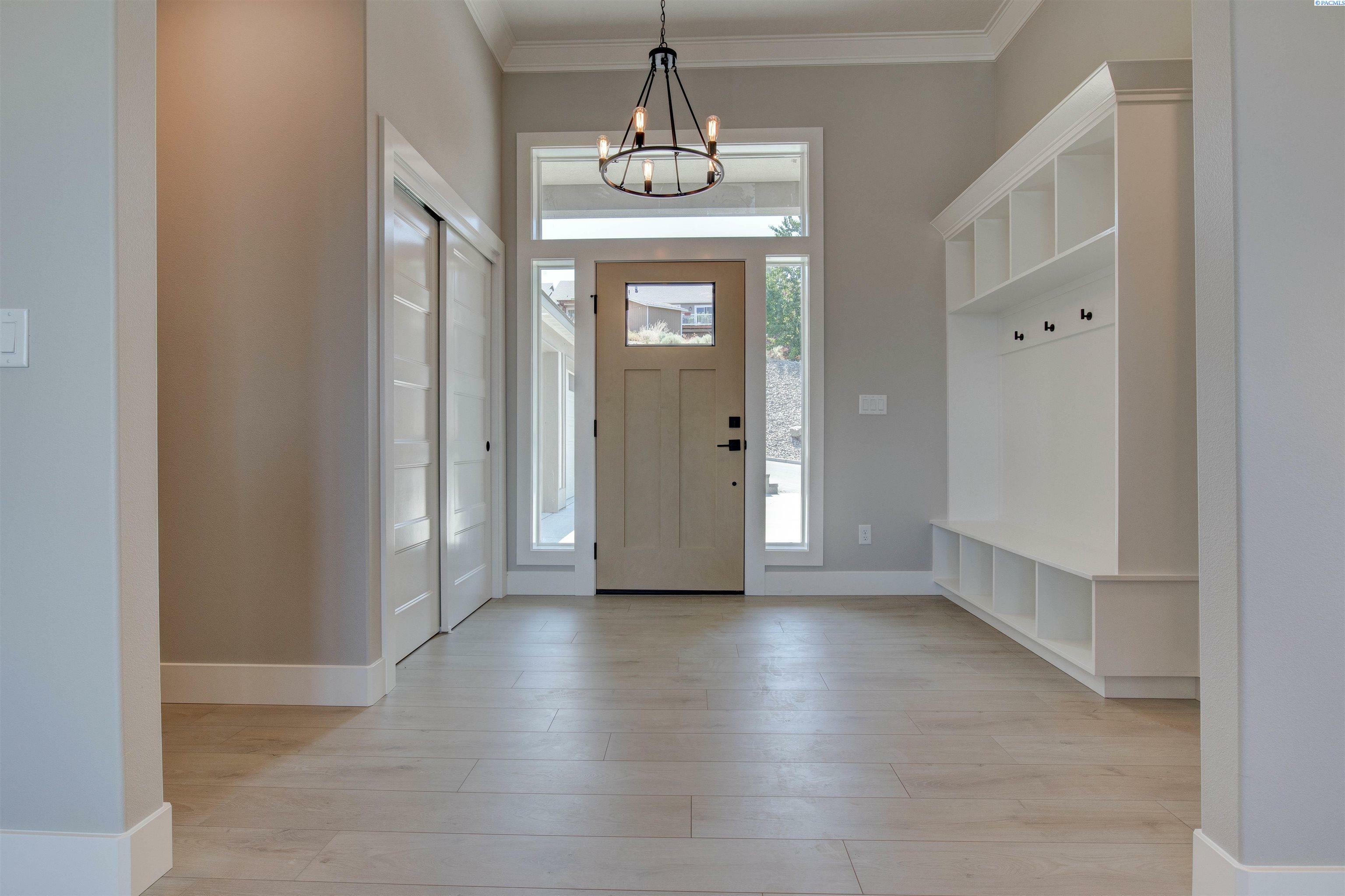 Property Photo: 3565 Nicholas Lane WA 99353