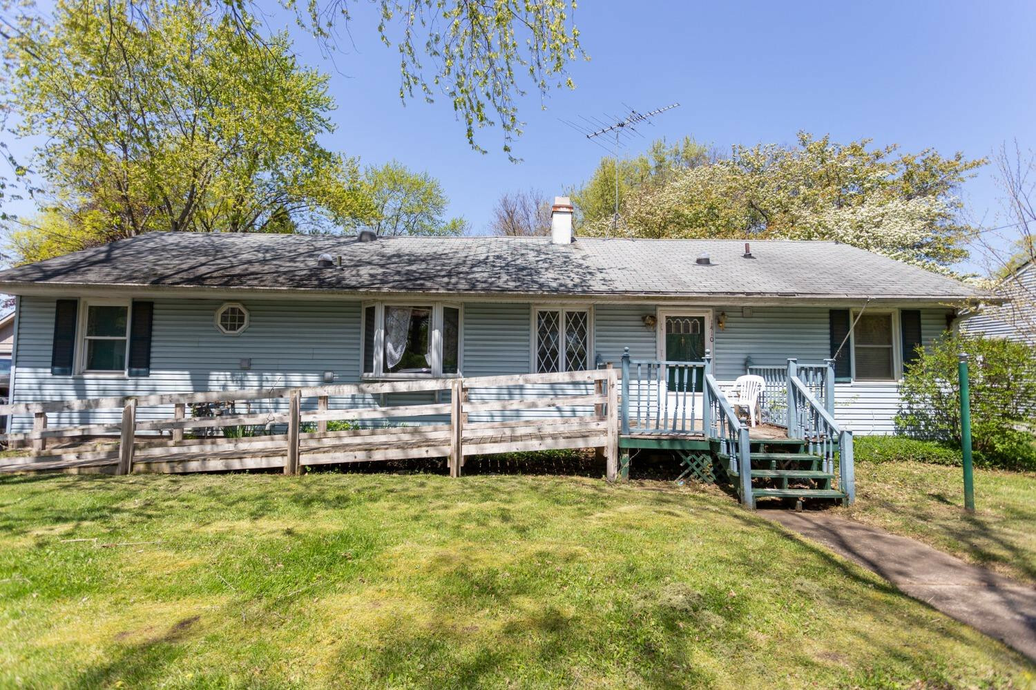 Property Photo:  1410 Federal Avenue  IN 46350 