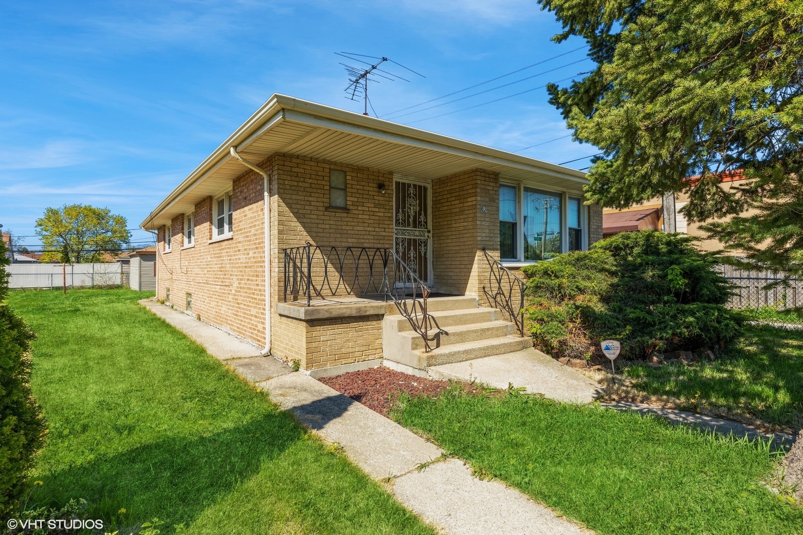 Property Photo:  331 E 163rd Street  IL 60426 