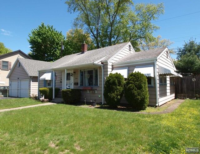 Property Photo: 3 Dickens Place NJ 07420