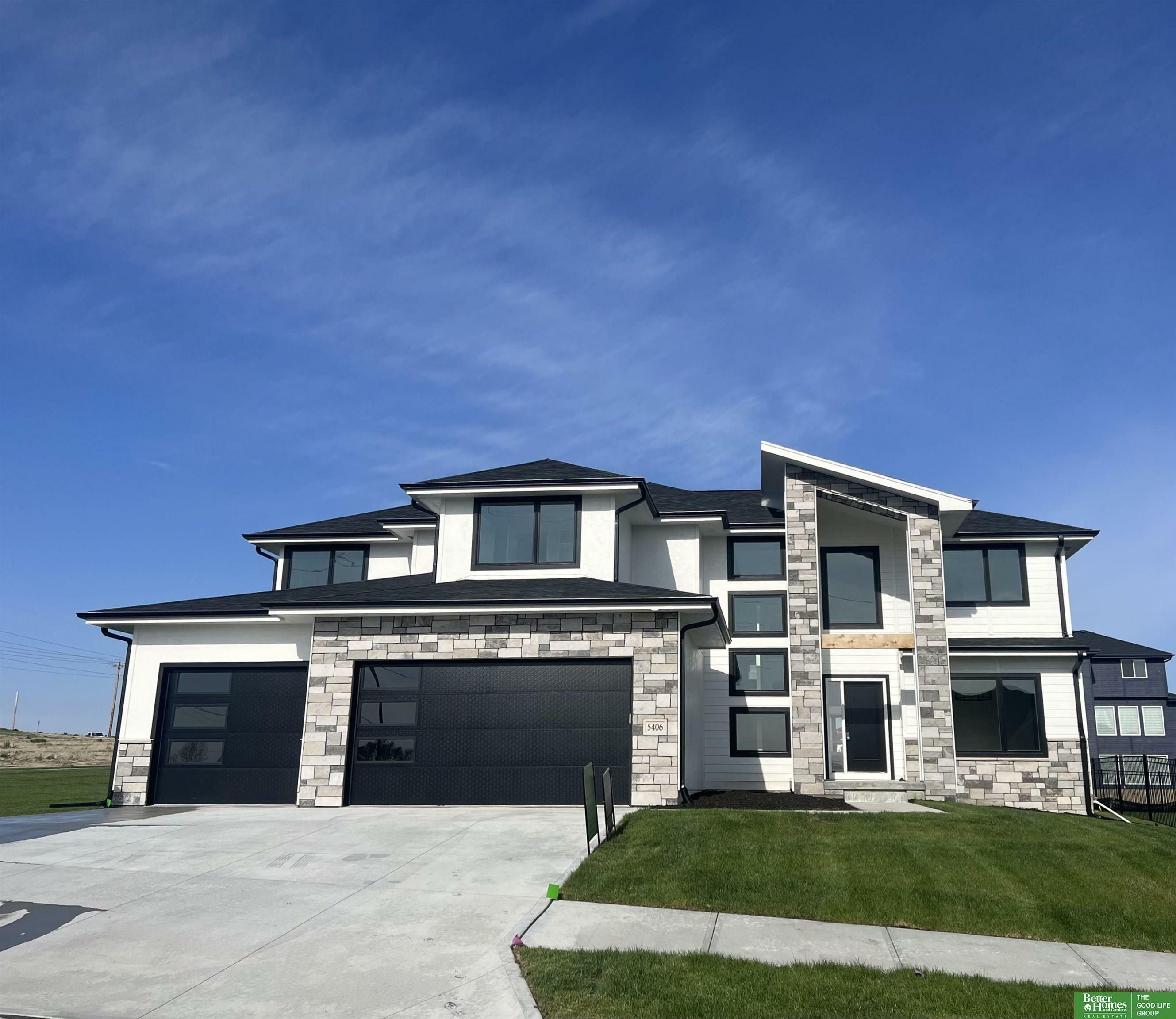 Property Photo: 5406 N 205th NE 68022