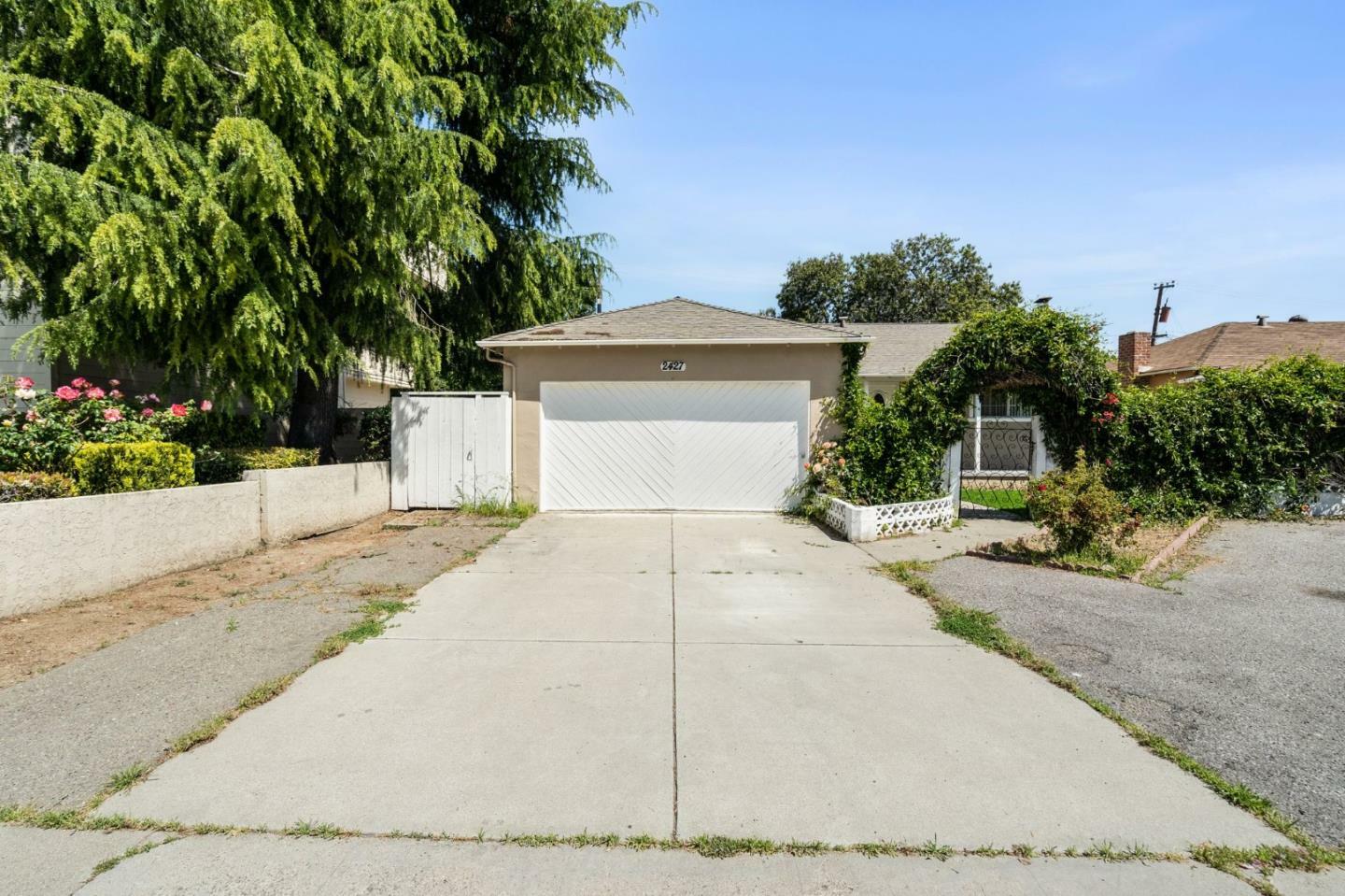 Property Photo:  2427 Forest Avenue  CA 95128 