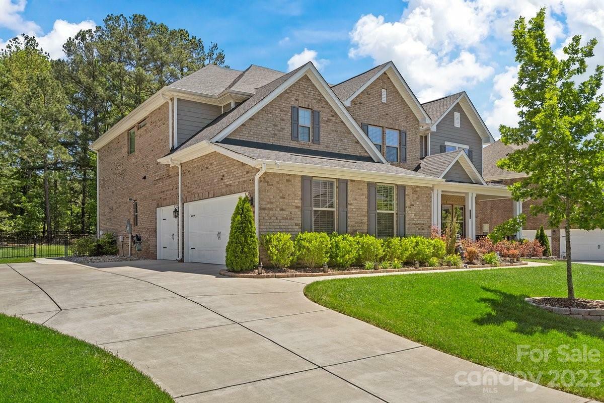 Property Photo: 116 Enclave Boulevard NC 28104