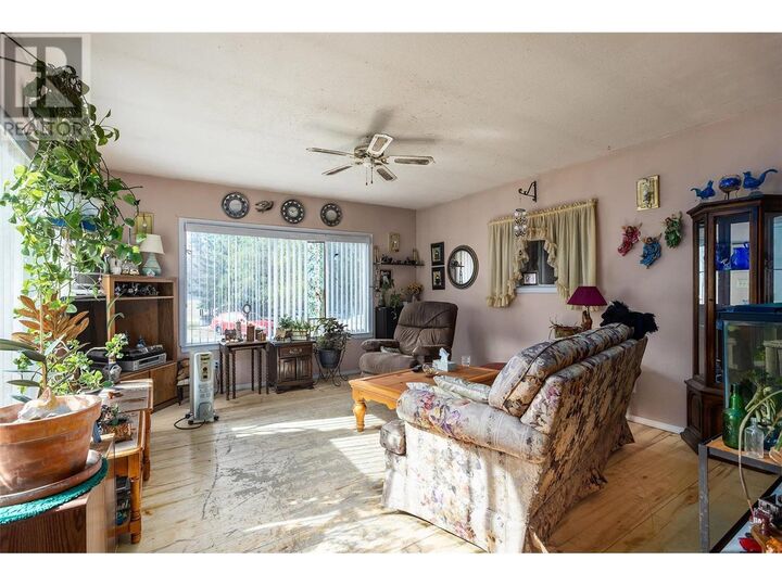 Property Photo: 85 Ernest Avenue BC V0H 1A0