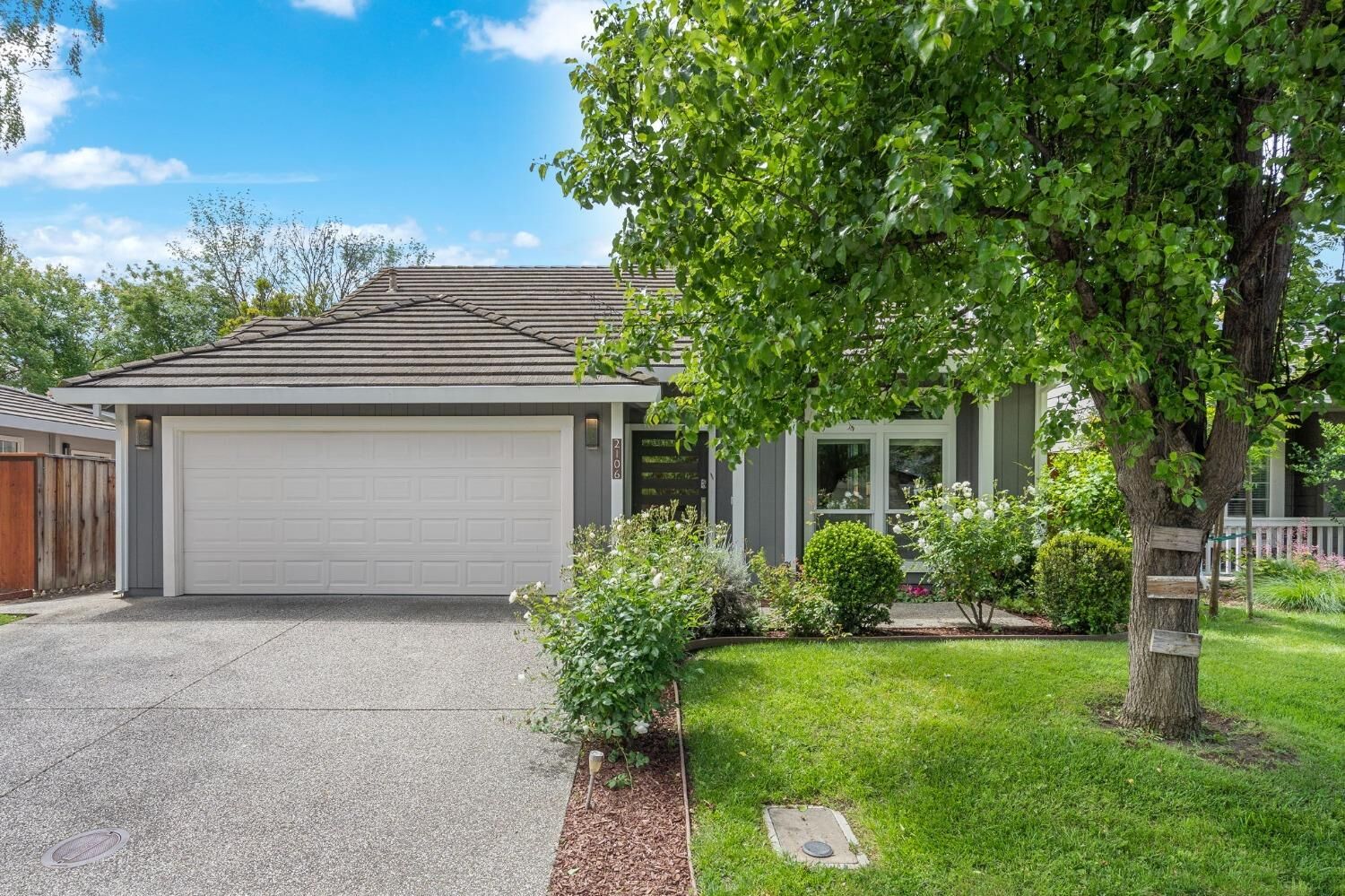 Property Photo: 2106 Dinosaur Place CA 95616