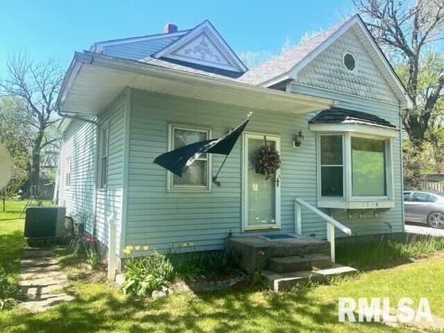 1339 S Crest Drive  Peoria IL 61605 photo